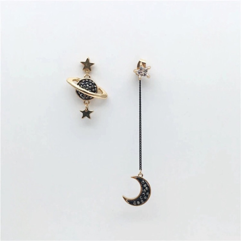 🆕 Moon Star Earring Set - Picture 9 of 9